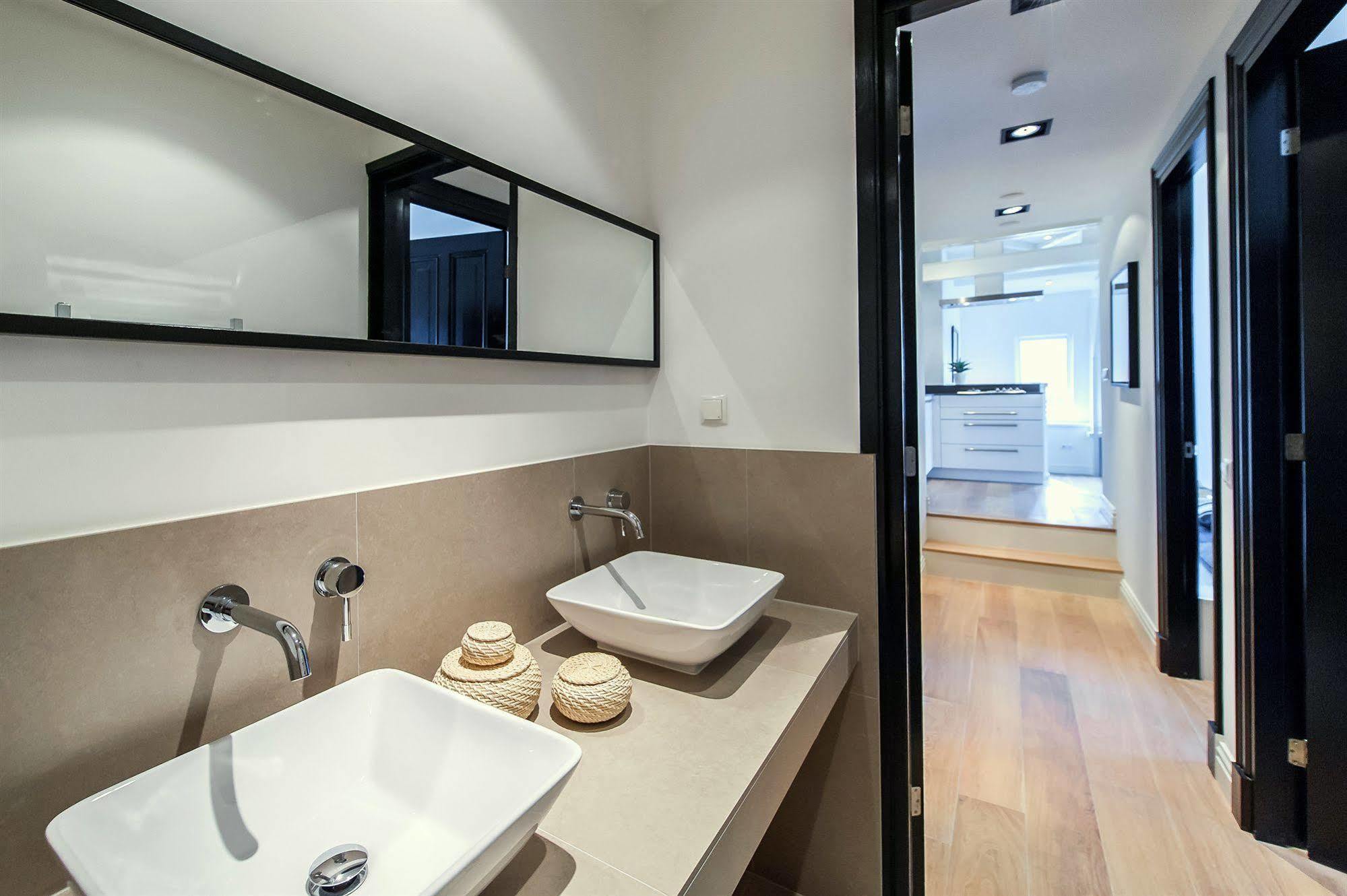 Short Stay Group Tropen Serviced Apartments Амстердам Екстер'єр фото